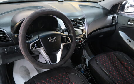 Hyundai Solaris II рестайлинг, 2011 год, 789 000 рублей, 11 фотография