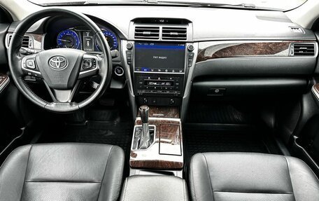 Toyota Camry, 2017 год, 2 340 000 рублей, 16 фотография