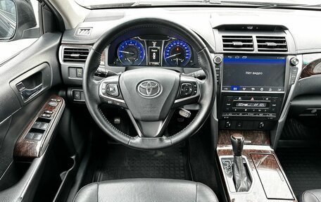 Toyota Camry, 2017 год, 2 340 000 рублей, 17 фотография