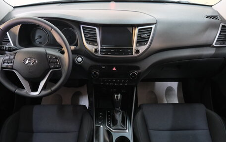 Hyundai Tucson III, 2018 год, 2 489 000 рублей, 13 фотография