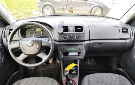 Skoda Fabia II, 2011 год, 790 000 рублей, 10 фотография