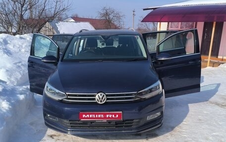 Volkswagen Touran III, 2016 год, 1 440 000 рублей, 1 фотография