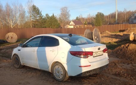 KIA Rio III рестайлинг, 2015 год, 450 000 рублей, 2 фотография