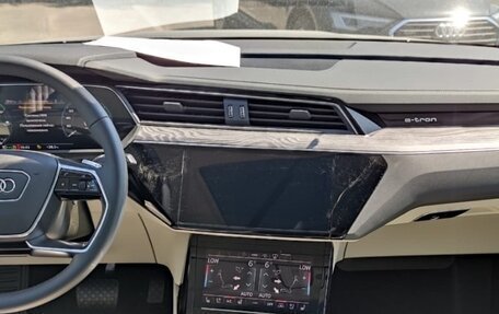 Audi e-tron Sportback I, 2021 год, 4 600 000 рублей, 8 фотография