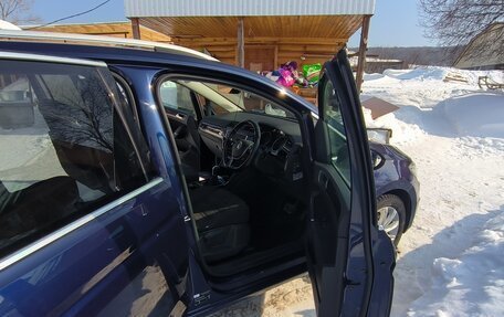 Volkswagen Touran III, 2016 год, 1 440 000 рублей, 8 фотография