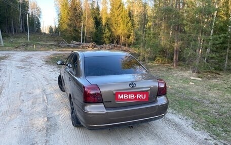 Toyota Avensis III рестайлинг, 2005 год, 520 000 рублей, 5 фотография