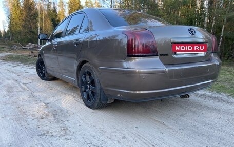 Toyota Avensis III рестайлинг, 2005 год, 520 000 рублей, 4 фотография