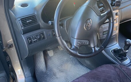 Toyota Avensis III рестайлинг, 2005 год, 520 000 рублей, 17 фотография