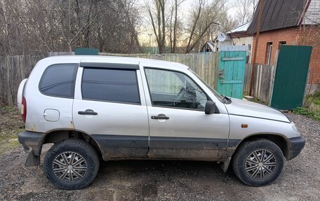 Chevrolet Niva I рестайлинг, 2003 год, 240 000 рублей, 3 фотография