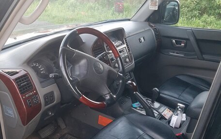 Mitsubishi Pajero III рестайлинг, 2005 год, 670 000 рублей, 2 фотография