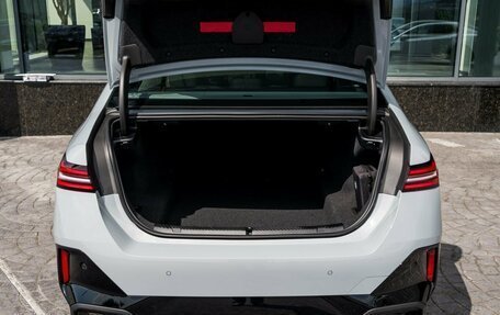 BMW 5 серия, 2025 год, 8 990 000 рублей, 9 фотография