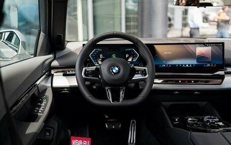 BMW 5 серия, 2025 год, 8 990 000 рублей, 13 фотография
