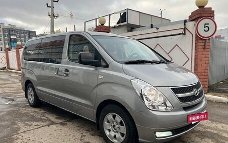 Hyundai Grand Starex Grand Starex I рестайлинг 2, 2011 год, 1 350 000 рублей, 2 фотография