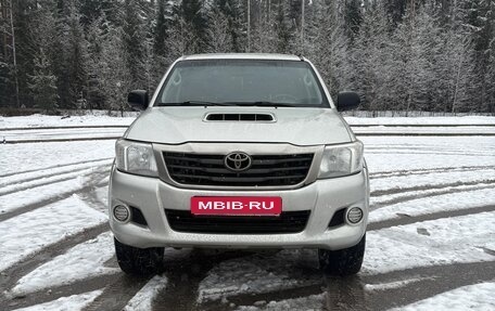 Toyota Hilux VII, 2014 год, 1 750 000 рублей, 2 фотография