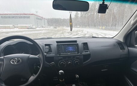 Toyota Hilux VII, 2014 год, 1 750 000 рублей, 11 фотография