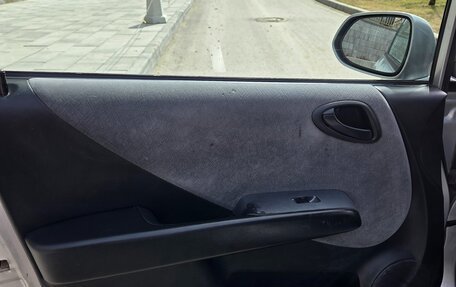 Honda Fit III, 2001 год, 299 000 рублей, 14 фотография