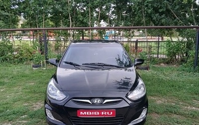 Hyundai Solaris II рестайлинг, 2013 год, 730 000 рублей, 1 фотография