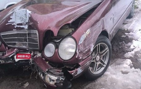 Mercedes-Benz E-Класс, 1995 год, 210 000 рублей, 1 фотография