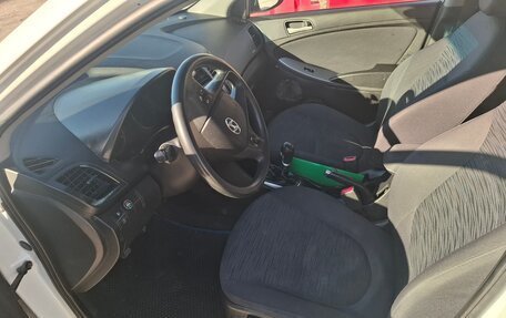 Hyundai Solaris II рестайлинг, 2016 год, 600 000 рублей, 11 фотография