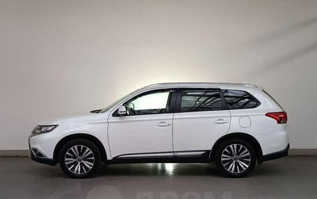 Mitsubishi Outlander III рестайлинг 3, 2019 год, 1 950 000 рублей, 7 фотография