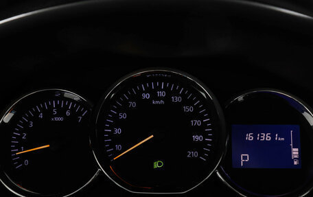 Renault Logan II, 2016 год, 797 000 рублей, 11 фотография