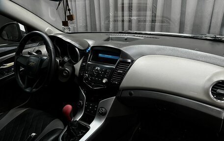 Chevrolet Cruze II, 2010 год, 619 900 рублей, 17 фотография