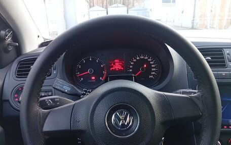 Volkswagen Polo VI (EU Market), 2011 год, 300 000 рублей, 9 фотография