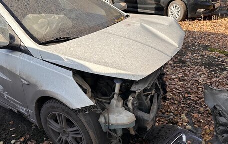 Hyundai Solaris II рестайлинг, 2011 год, 360 000 рублей, 5 фотография