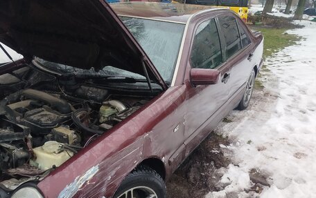 Mercedes-Benz E-Класс, 1995 год, 210 000 рублей, 2 фотография