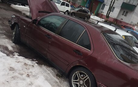 Mercedes-Benz E-Класс, 1995 год, 210 000 рублей, 5 фотография