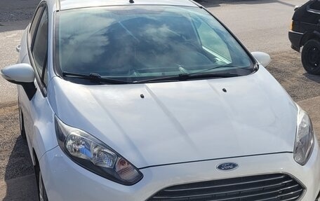 Ford Fiesta, 2015 год, 985 000 рублей, 1 фотография