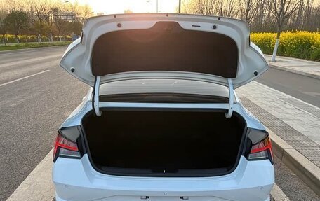 Hyundai Elantra, 2022 год, 1 370 778 рублей, 8 фотография