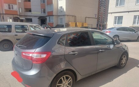 KIA Rio III рестайлинг, 2014 год, 800 000 рублей, 2 фотография