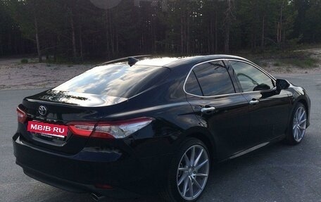 Toyota Camry, 2019 год, 2 850 000 рублей, 4 фотография