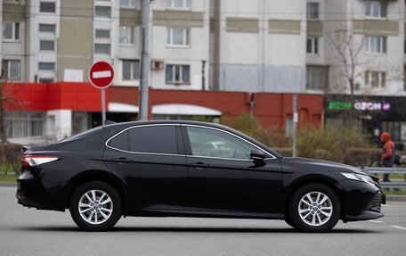 Toyota Camry, 2020 год, 2 390 000 рублей, 4 фотография