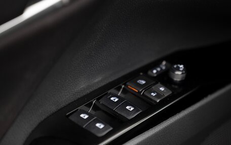 Toyota Camry, 2020 год, 2 390 000 рублей, 19 фотография