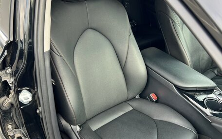 Toyota Camry, 2020 год, 2 390 000 рублей, 30 фотография