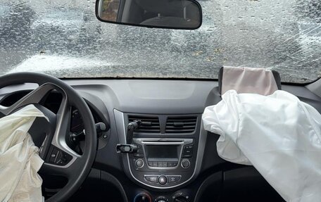 Hyundai Solaris II рестайлинг, 2016 год, 950 000 рублей, 11 фотография