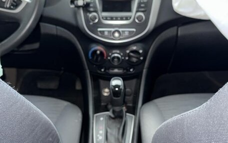 Hyundai Solaris II рестайлинг, 2016 год, 950 000 рублей, 12 фотография