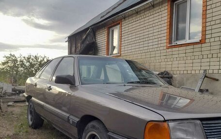 Audi 100, 1983 год, 70 000 рублей, 1 фотография
