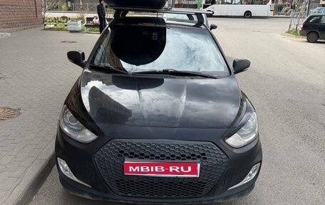 Hyundai Solaris II рестайлинг, 2012 год, 560 000 рублей, 1 фотография