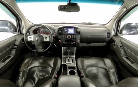 Nissan Navara (Frontier), 2012 год, 1 720 000 рублей, 9 фотография