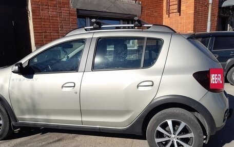 Renault Sandero II рестайлинг, 2017 год, 900 000 рублей, 2 фотография