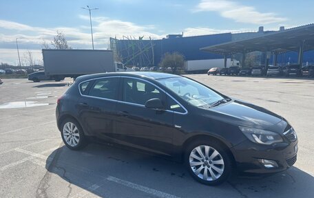 Opel Astra J, 2011 год, 700 000 рублей, 3 фотография
