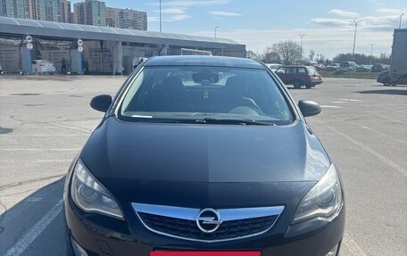 Opel Astra J, 2011 год, 700 000 рублей, 2 фотография