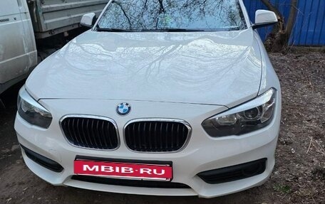 BMW 1 серия, 2019 год, 1 800 000 рублей, 2 фотография