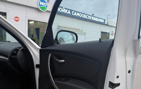 BMW 1 серия, 2011 год, 990 000 рублей, 13 фотография