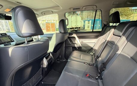 Toyota Land Cruiser Prado 150 рестайлинг 2, 2021 год, 7 630 000 рублей, 6 фотография