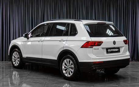 Volkswagen Tiguan II, 2020 год, 2 339 000 рублей, 2 фотография