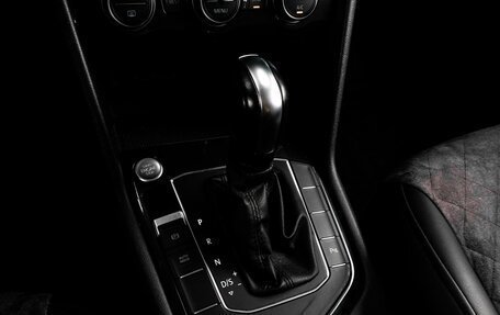 Volkswagen Tiguan II, 2020 год, 2 339 000 рублей, 17 фотография